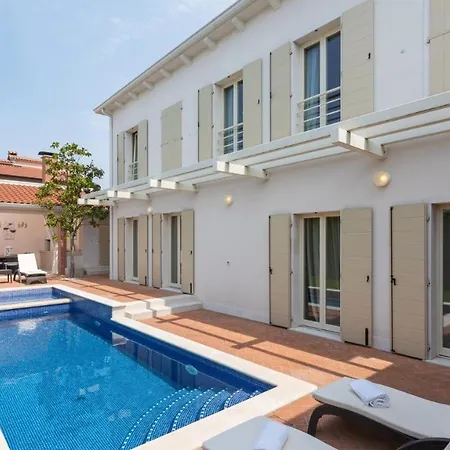 Rafaelle By Tar-Vabriga