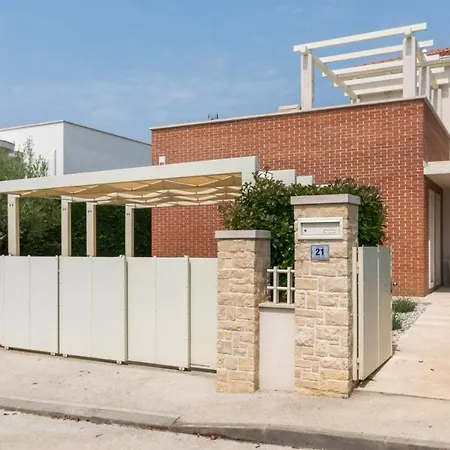 Rafaelle By 4* Tar-Vabriga