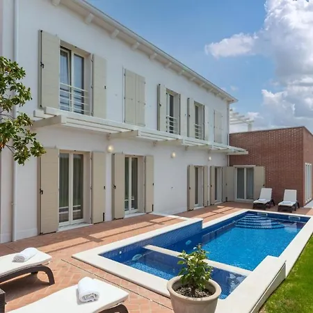 Rafaelle By 4* Tar-Vabriga