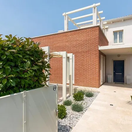 Rafaelle By بيت ضيافة